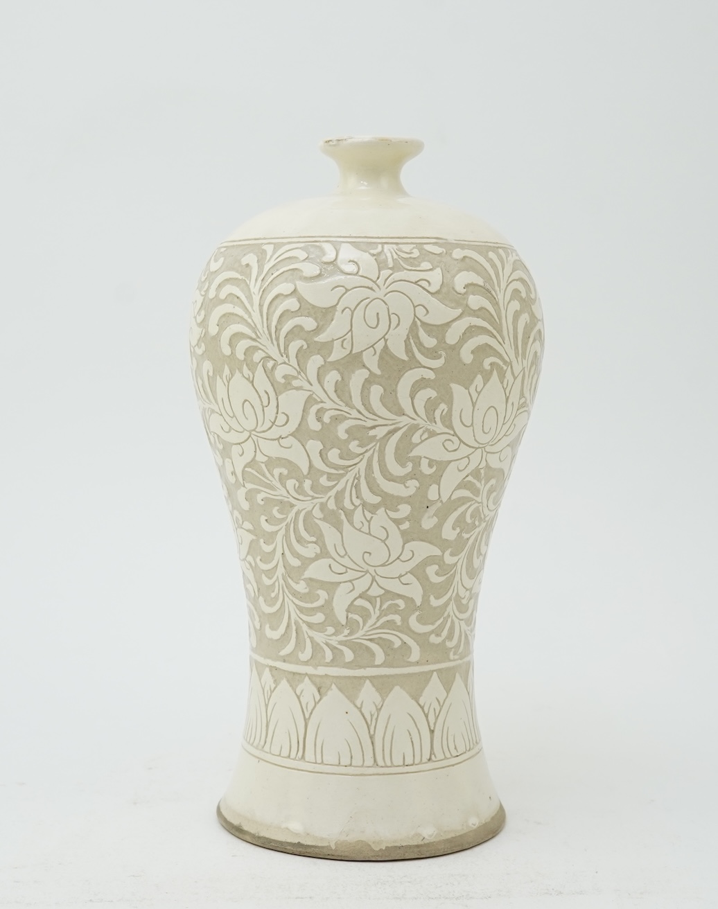 A Chinese Cizhou style meiping, late Qing